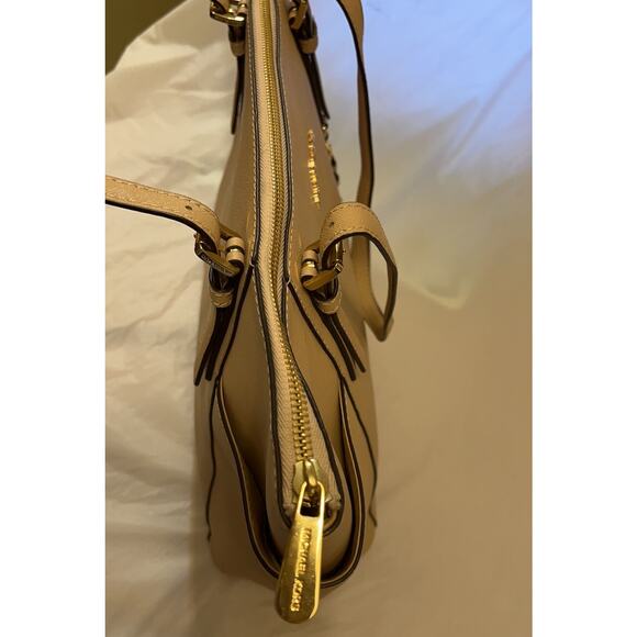 Michael Kors Jet Set Tote Bag - Top Zip Beige Tone Women's Bag - Picture 6 of 13